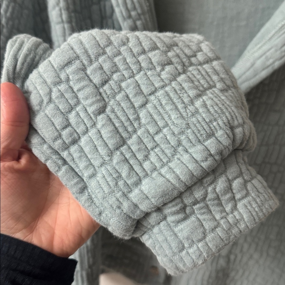 World Market Blue Cotton Blend Quilted Cropped Cardigan Jacket Sweater OS - Picture 3 of 7